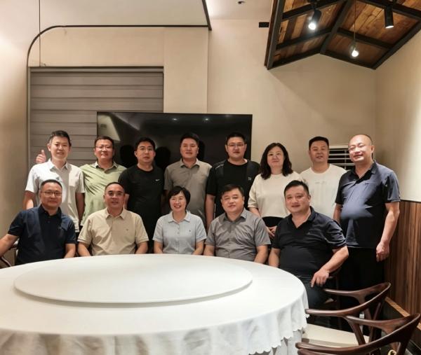 凝心聚力叙乡情，携手共进谋发展 —— 化学与药学院走访济南校友